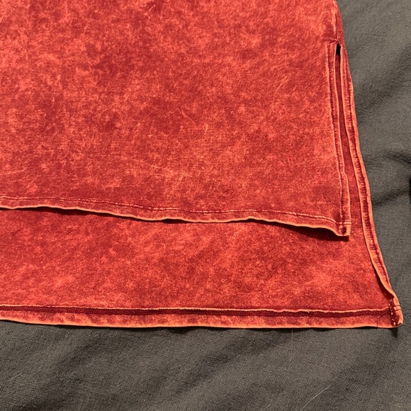 Zenana Outfitters Rust V-Neck Short Sleeve Top - Picture 4 of 4